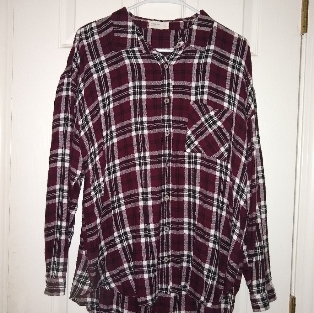 Maurice’s Long Sleeve Flannel Large